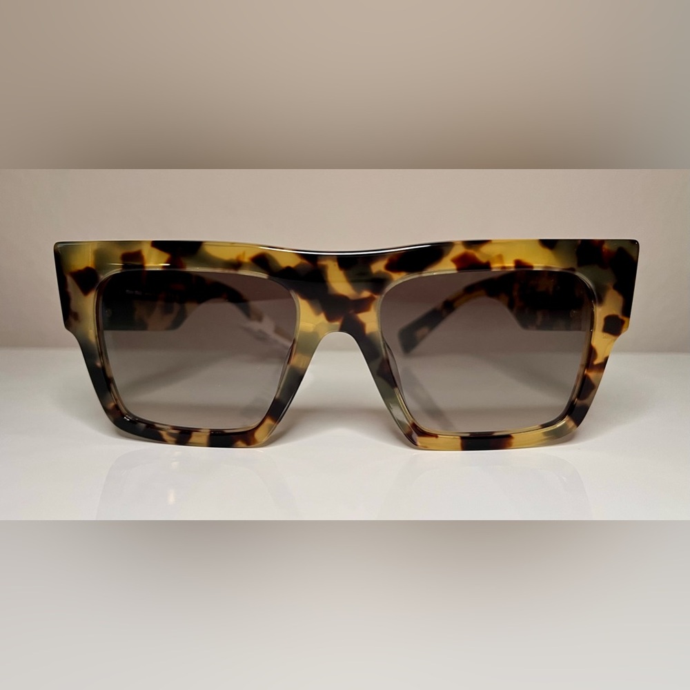 Miu Miu MU 10WS Sunglasses Light Havana Gray Gradient 55mm Excellent Condition!